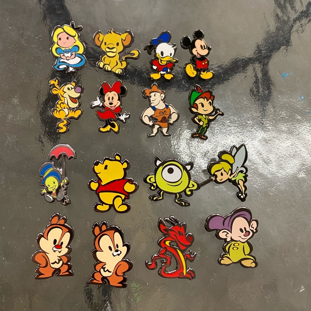 Disney pins cute stylized set